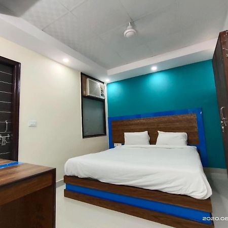 ניו דלהי Hotel Royal Town מראה חיצוני תמונה